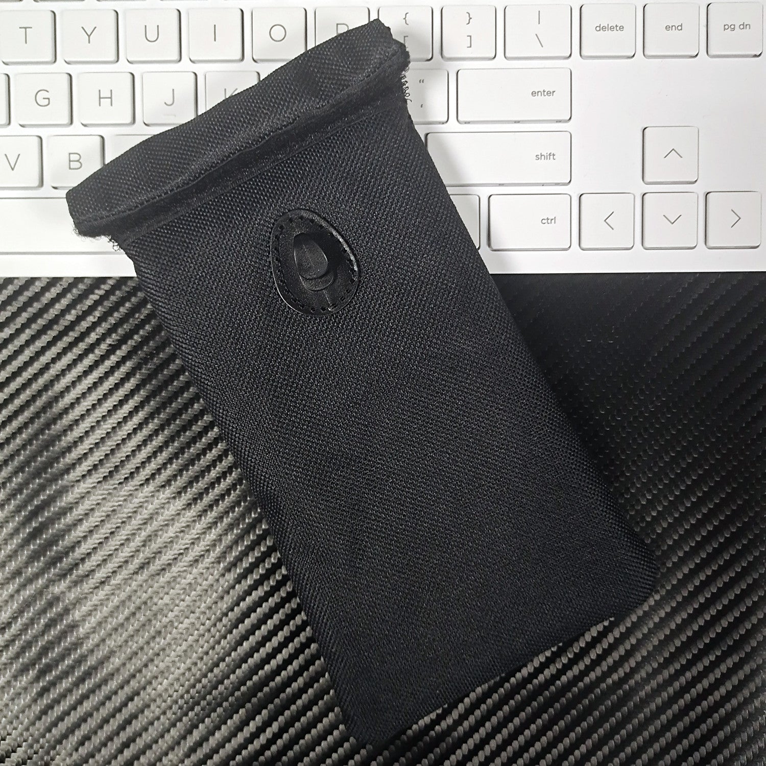 Black anti radiation pouch